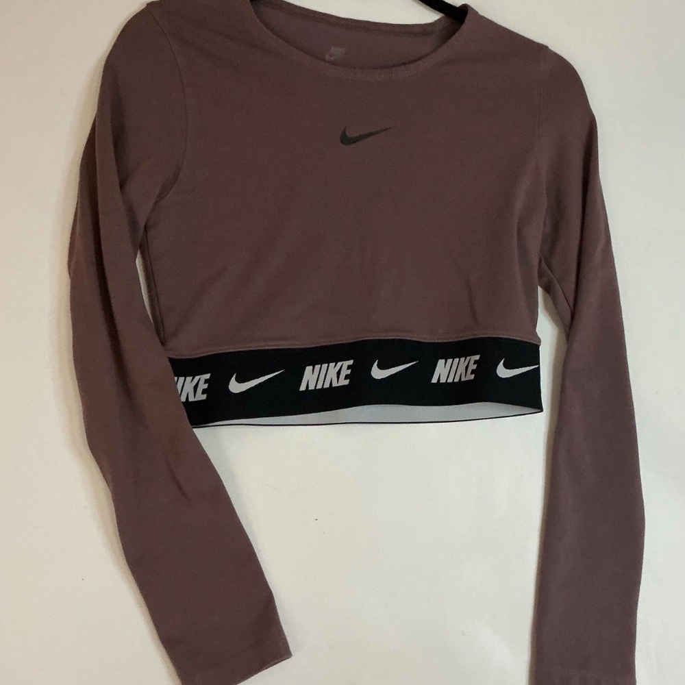 Nike maroon cropped athletic top on the east side size medium - Picture 3 of 7